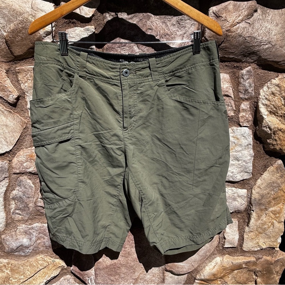 Mountain Hardwear Shorts Mens 33 Green Cargo Lightweight Outdoor Hiking Nylon
